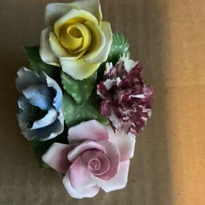 Floral Ceramic Bone China Shell display